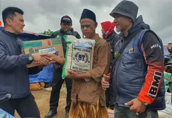 KADIN gives food assistance to people affected by earthquake in Indonesia