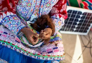 UNDP Peru / Anette Andresen. Women in Sibayo, Peru, bring together the tradition of weaving with renewable energy and innovative approaches that improve their efficiency. For the full story, visit https://stories.undp.org/prosper-under-the-sun