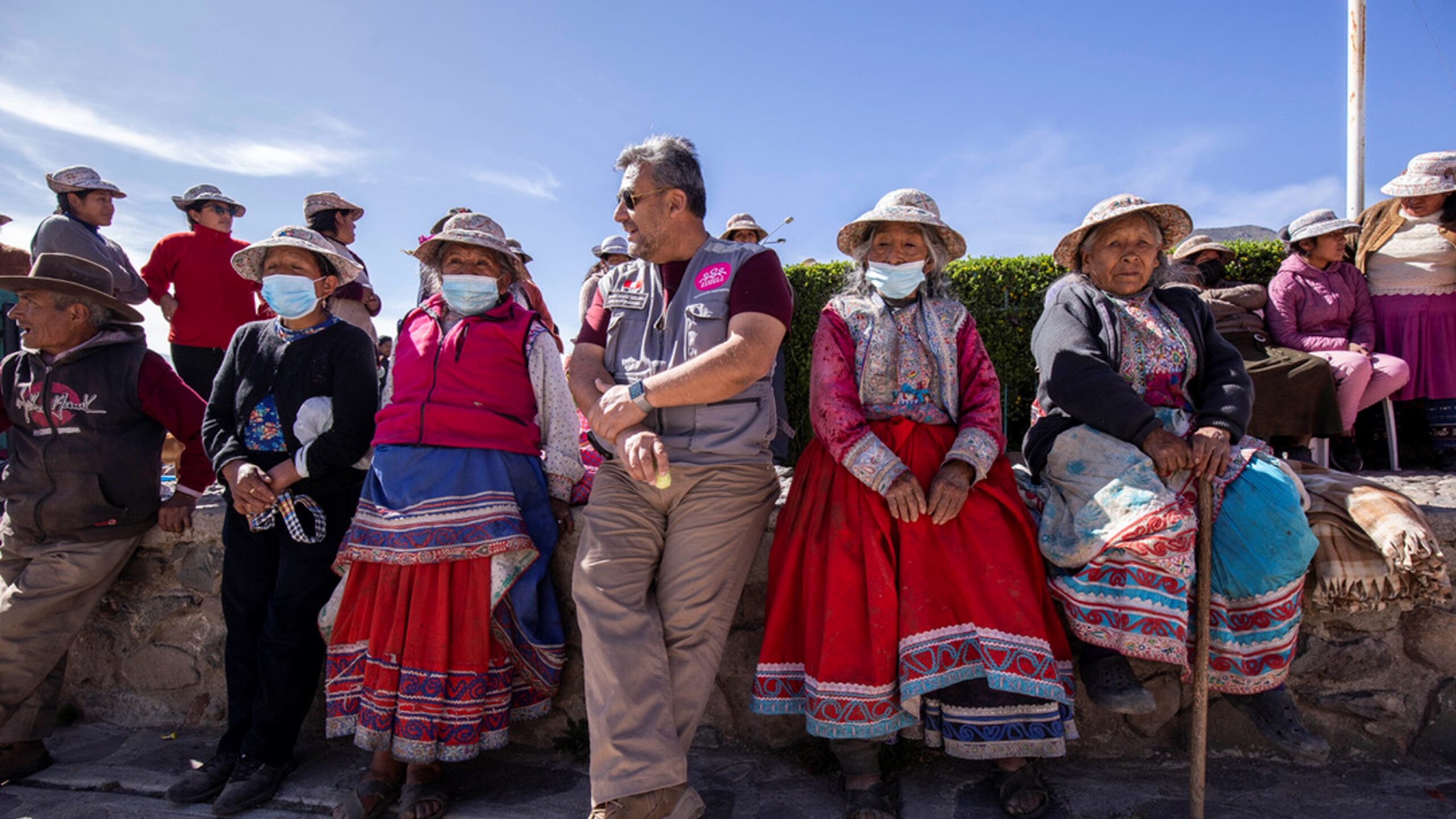 Hombro a Hombro staff with indigenous communities in Peru