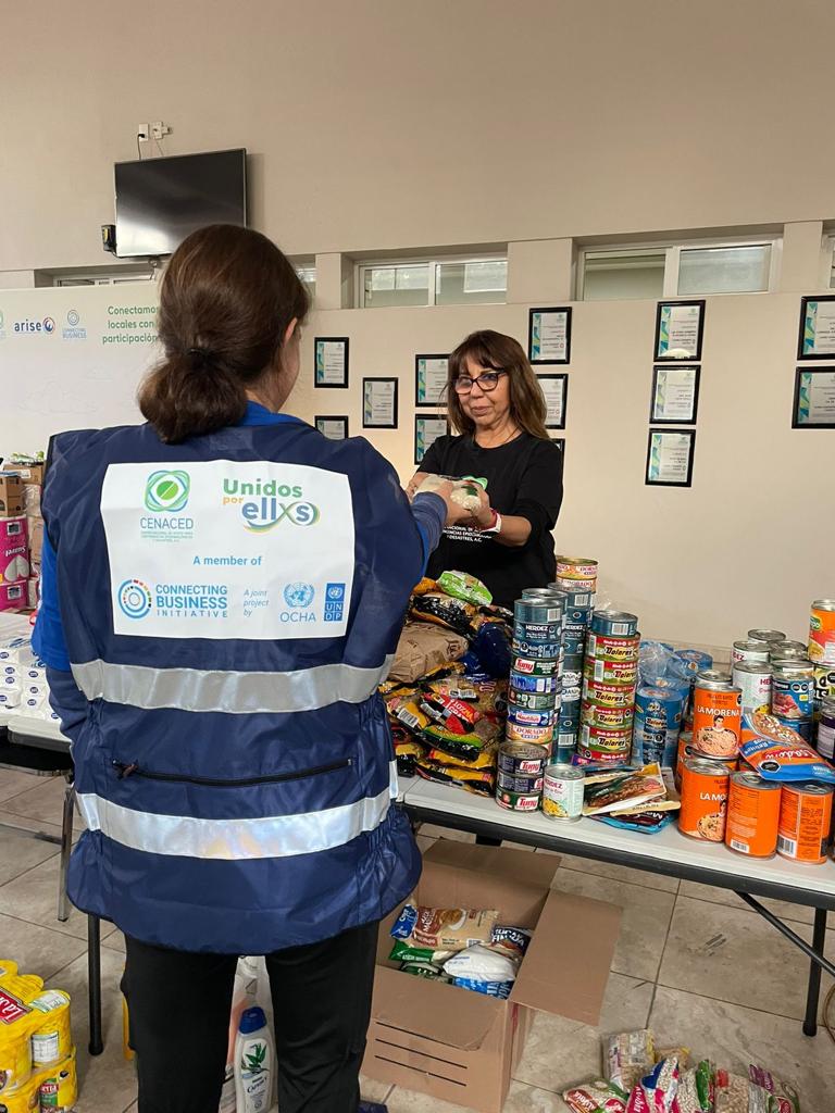 CBi Member Network in Mexico, CENACED, is working with volunteers to mobilize the private sector in the aftermath of Hurricane Otis. Photo: CENACED