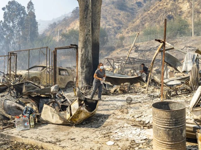 Wildfires and urban fires destroy whole neighbourhoods in Chile