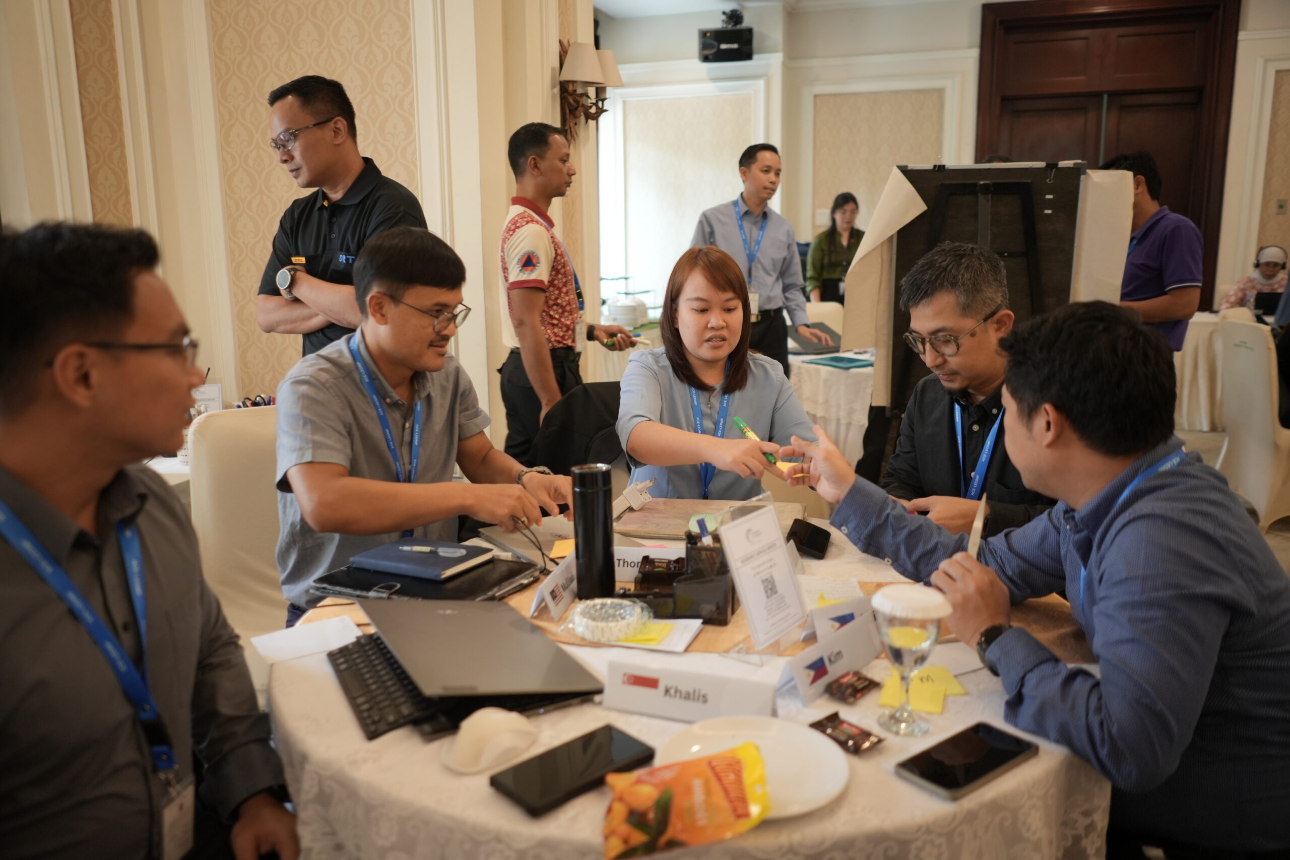 This year’s AHA Centre Executive Leadership in Emergency and Disaster Management Programme (ACE LEDMP) for ASEAN focused on public-private partnership as well as innovation and technology in disaster management and included CBi, the DHL Group, the Philippine Disaster Resilience Foundation, and UNICEF as facilitators. Here, participants partake in group work.