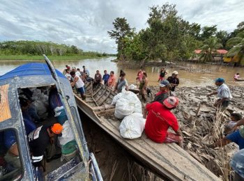 Public and private sector worked together to get humanitarian aid to remote communities in the Peruvian Amazon after severe flooding affected Pucallpa and surroundings