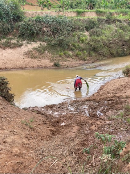 Before the bridge was built, this was one of the spots where locals would cross the river, putting themselves at risk especially in times of heavy rainfall and flooding. Photo: PSHP Madagascar.