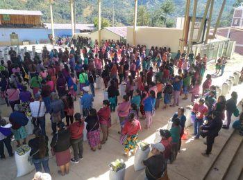 Members of the Zilacayota community received maize and beans as part of the response to Hurricane John. Photo: Colectivo Gusanos de la Memoria via CENACED