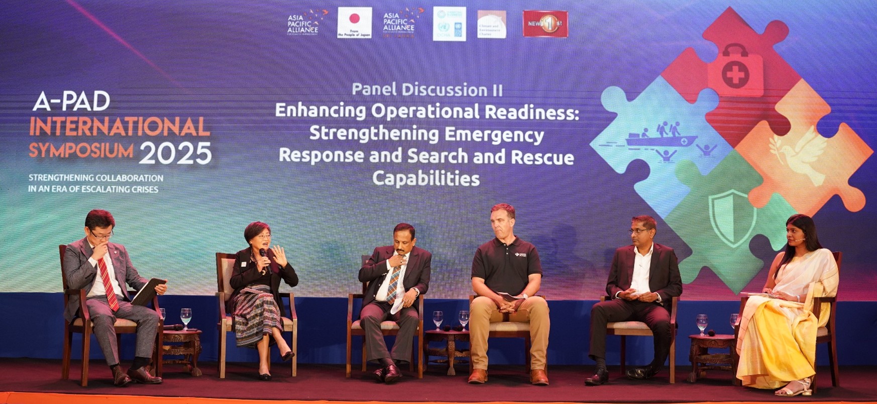 From left to right: Dr. Mototaka Inaba (Peace Winds Japan), Ms. Claire Leow (Airlink), Mr. Dilshan Wasage (Sri Lanka Port Authority), Mr. Richard Adams (Taskforce Kiwi), Mr. Asith De Silva (Dialog Axiata), Ms. Sadhana Mohan (CBI). Photo: A-PAD SL