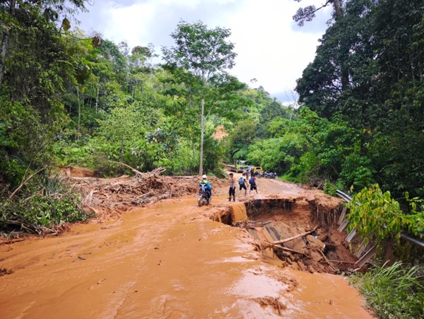 Indonesia: Northeast monsoon and Tropical Cyclone Senyar