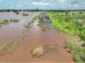 On 17 January 2026, roads are flooded after extreme rainfall in Buzi, district, Sofala province, in Mozambique. Photo: UNICEF