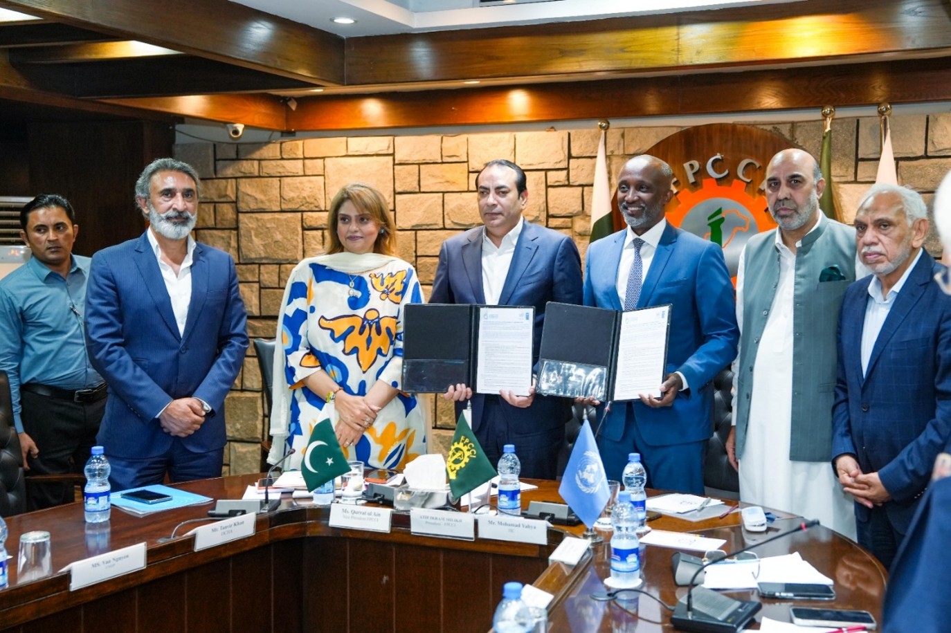 The UN Resident Coordinator in Pakistan Mohamed Yahya and FPCCI President Atif Ikram Sheikh signed the agreement to launch the Federation of Pakistan Chambers of Commerce and Industry as a CBI Member Network at the FPCCI Office in Islamabad. Photo: FPCCI